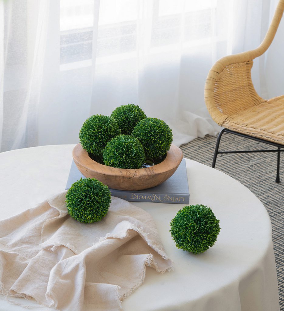 A&B Home / 4" Green Boxwood Balls Artificial Plant Topiary Orb Indoor Outdoor Bowl Vase Table Centerpiece Decor Set of 3